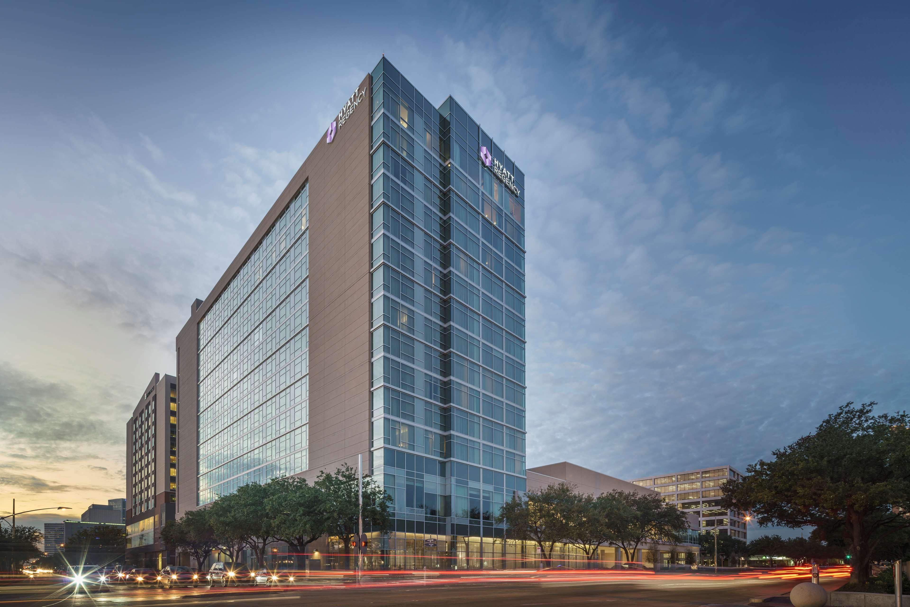 Hyatt Regency Galleria Hotel 4*