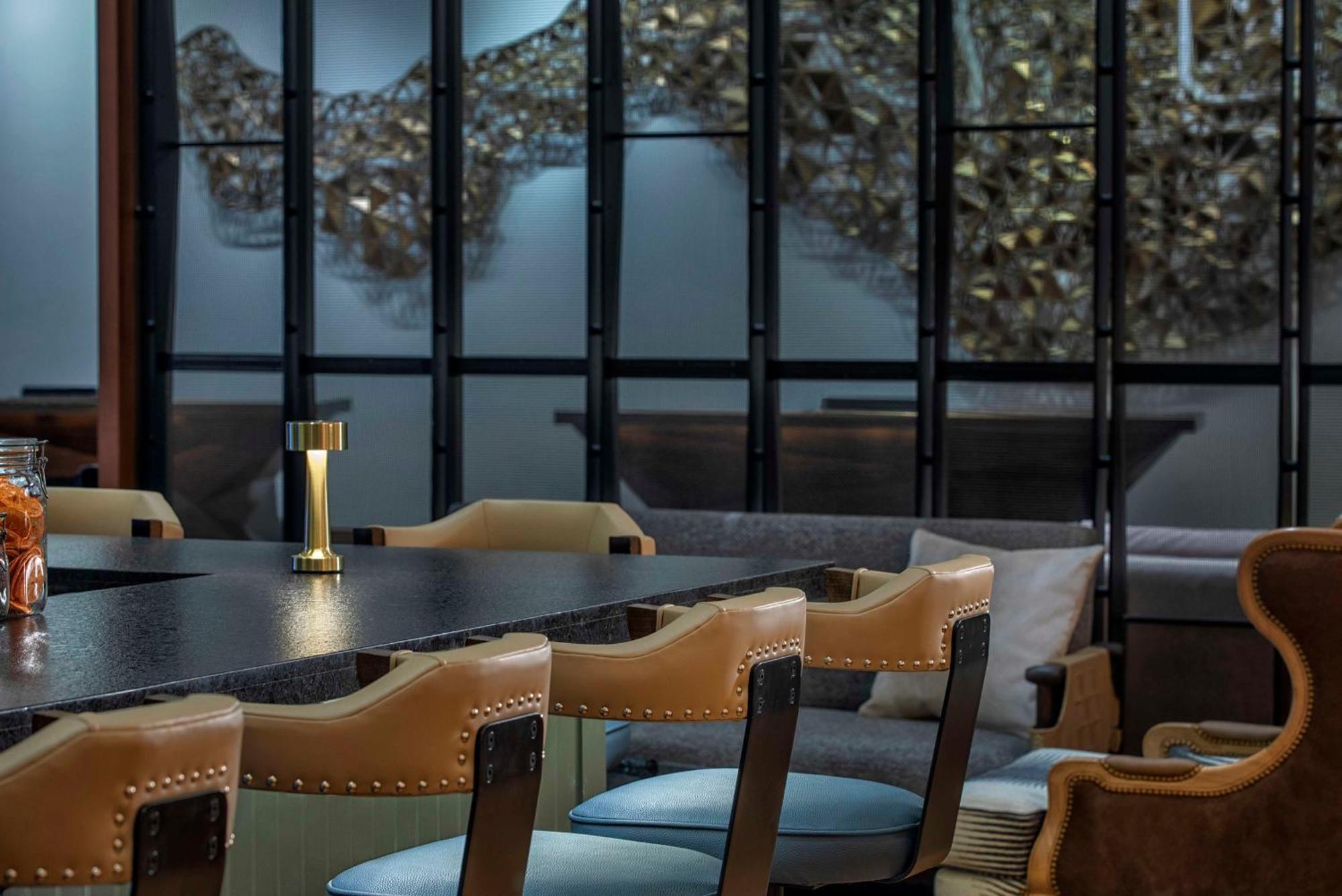 Hyatt Regency Galleria Hotel 4*