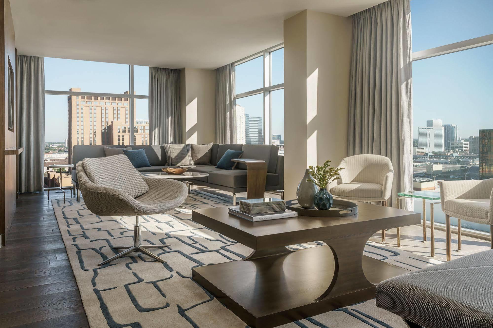 Hotel Hyatt Regency Galleria 4*