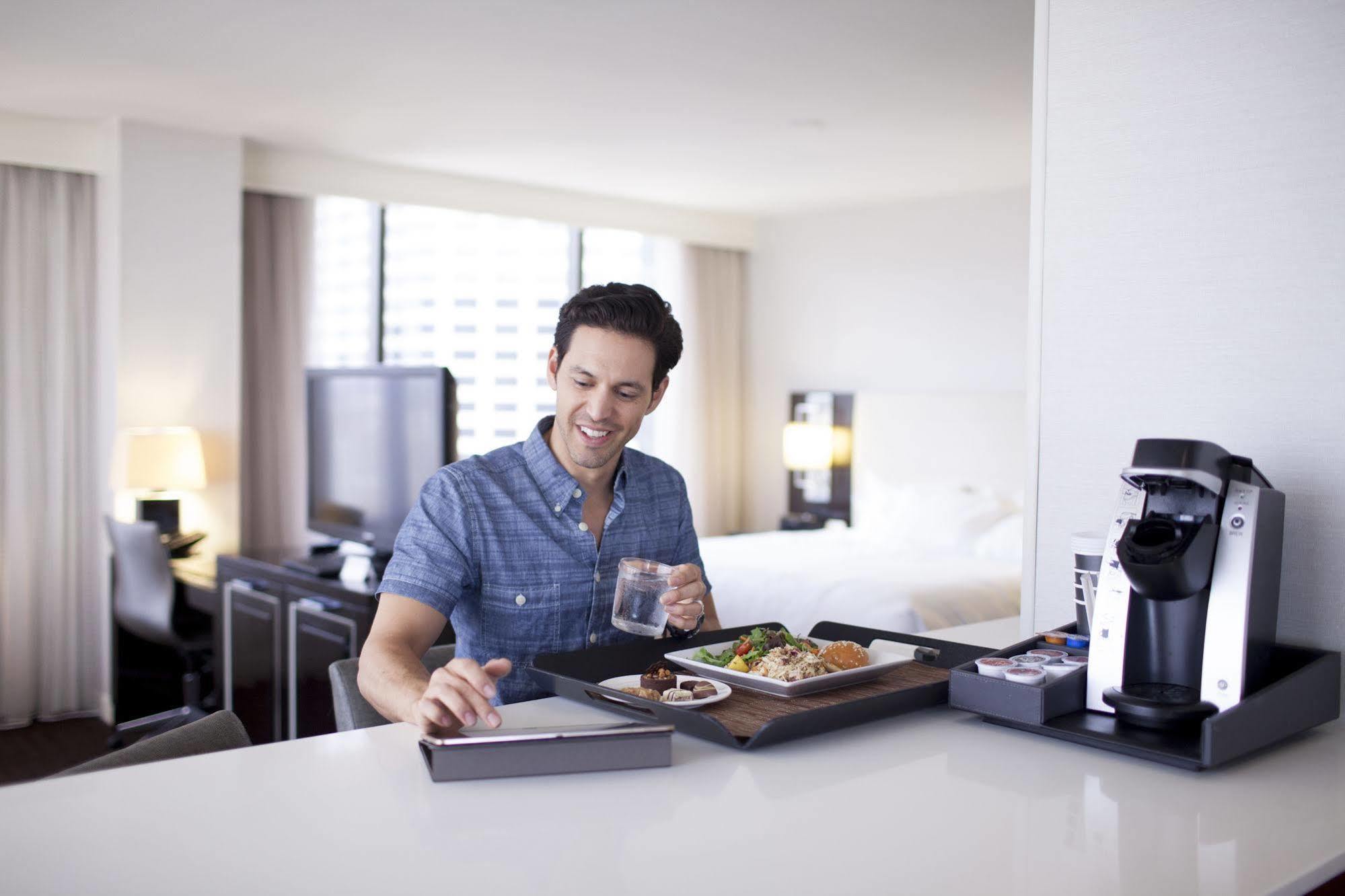 Hotel Hyatt Regency Galleria 4*