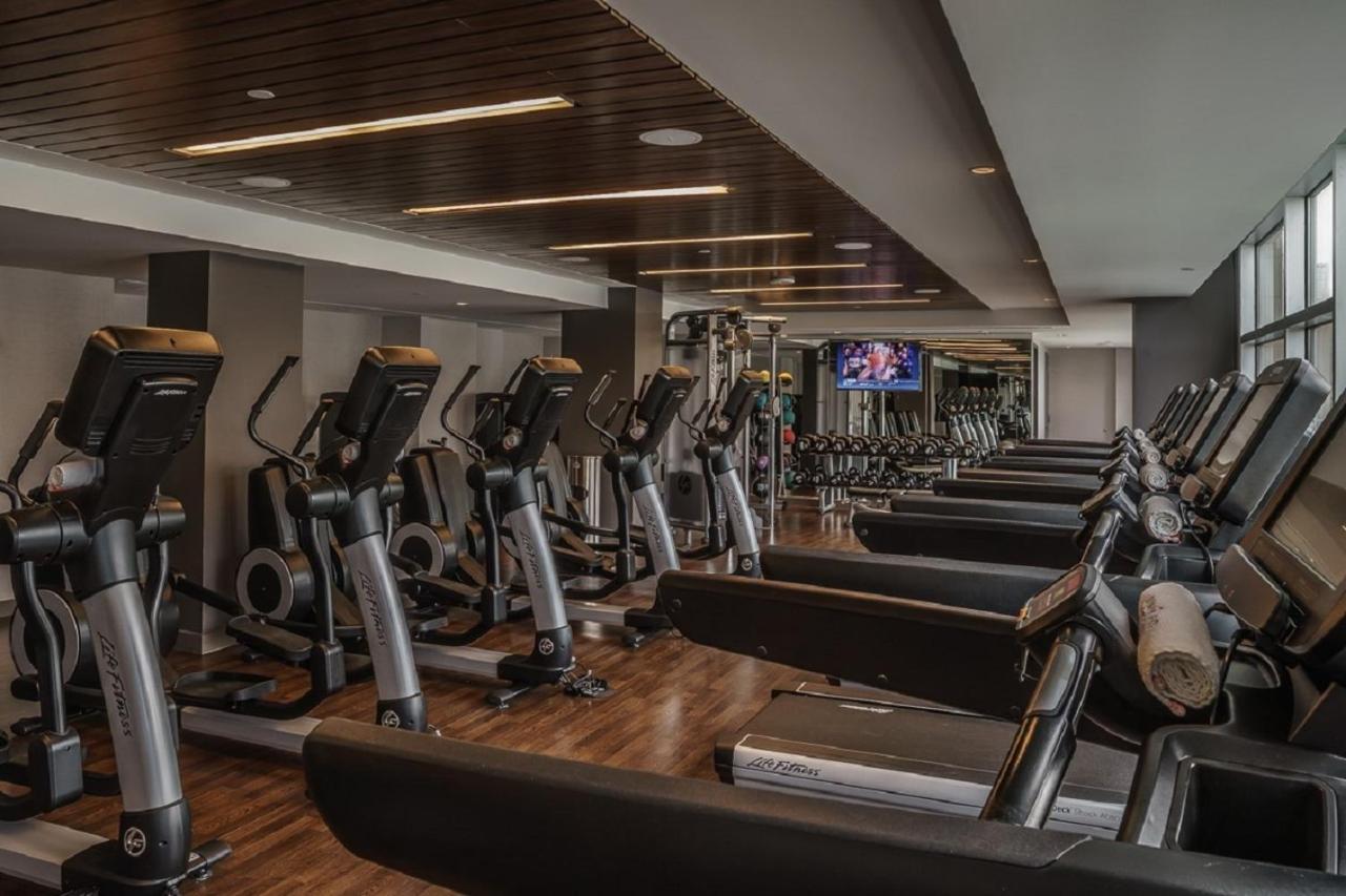 Hyatt Regency Galleria Hotel 4*
